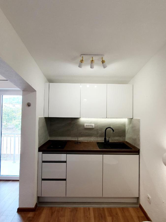 White House Apartments Dugi Rat Luaran gambar