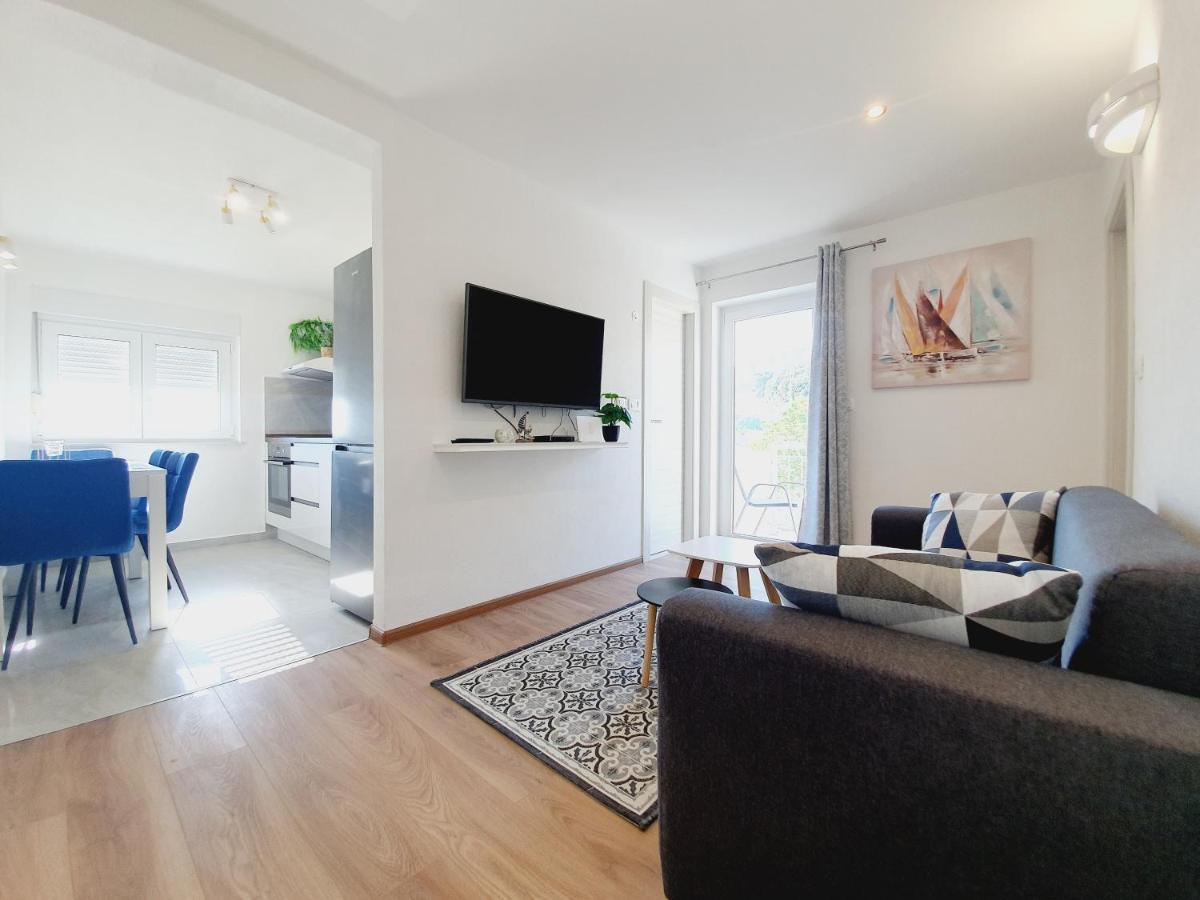 White House Apartments Dugi Rat Luaran gambar