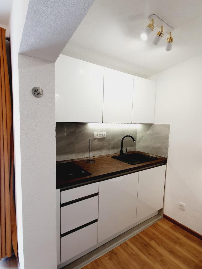 White House Apartments Dugi Rat Luaran gambar