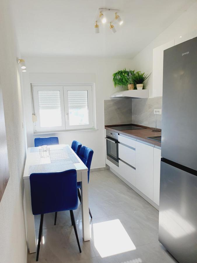 White House Apartments Dugi Rat Luaran gambar
