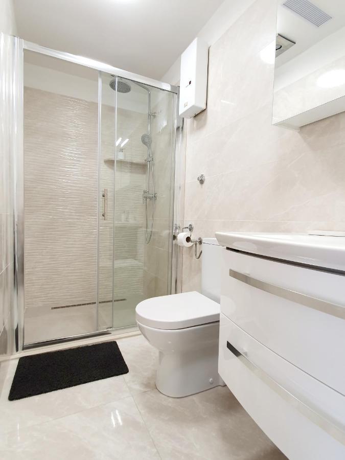 White House Apartments Dugi Rat Luaran gambar