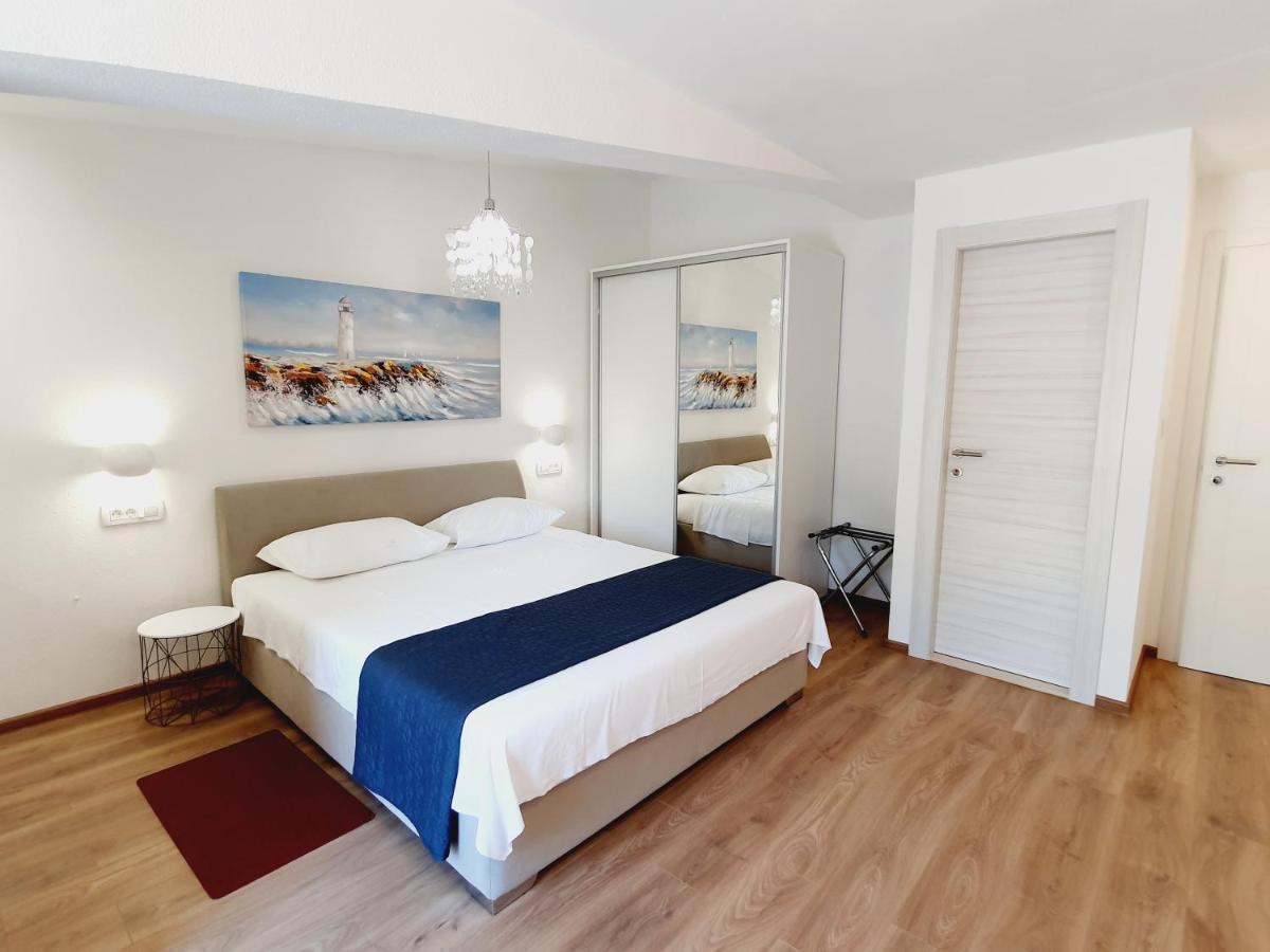 White House Apartments Dugi Rat Luaran gambar