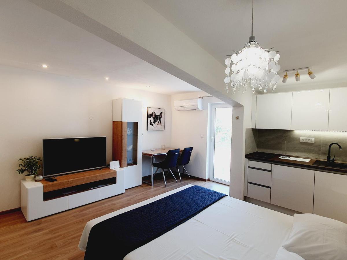 White House Apartments Dugi Rat Luaran gambar