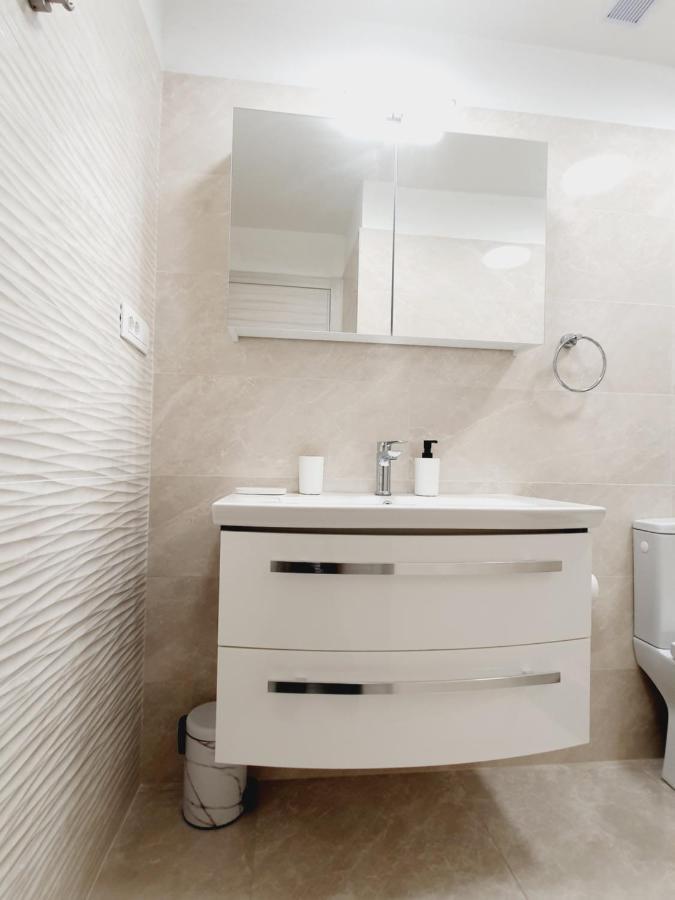 White House Apartments Dugi Rat Luaran gambar
