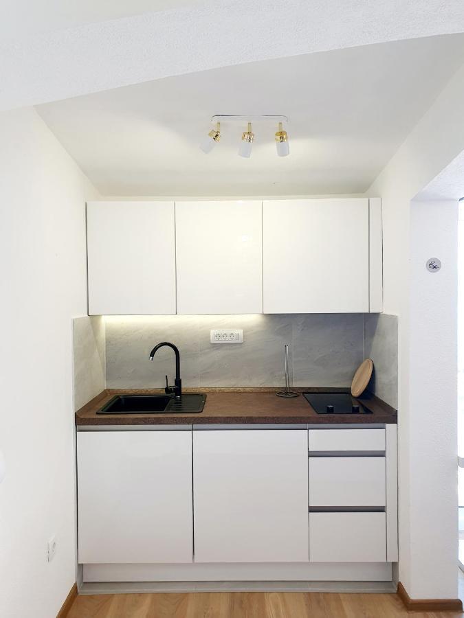 White House Apartments Dugi Rat Luaran gambar