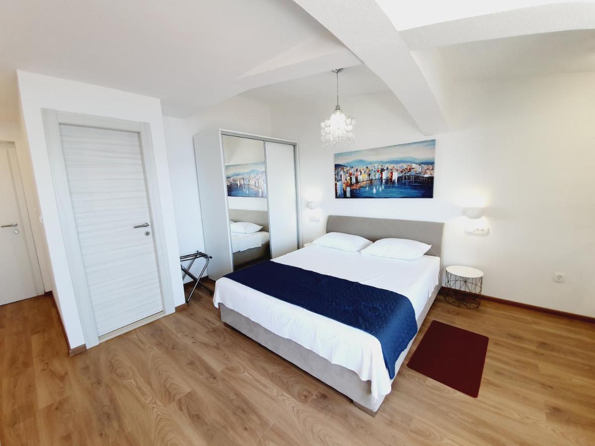 White House Apartments Dugi Rat Luaran gambar
