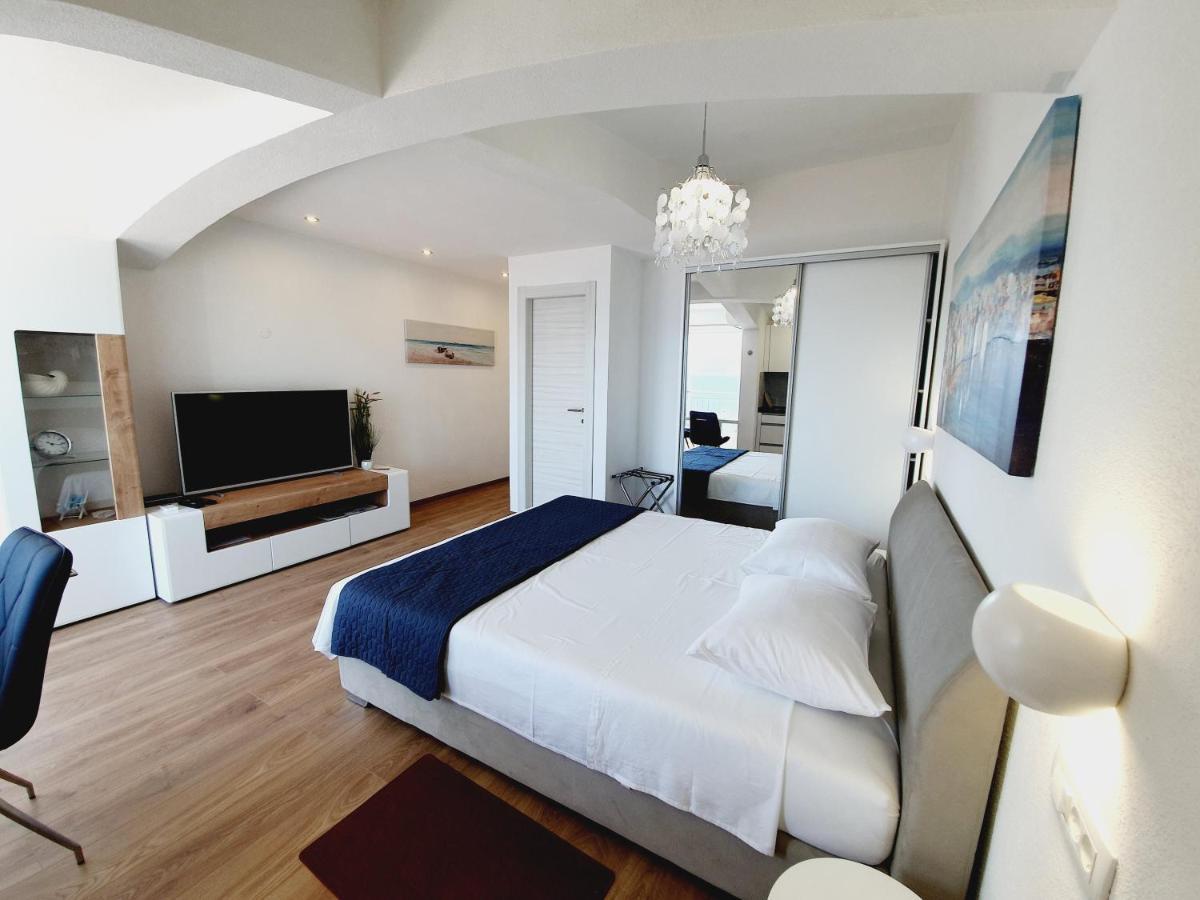 White House Apartments Dugi Rat Luaran gambar