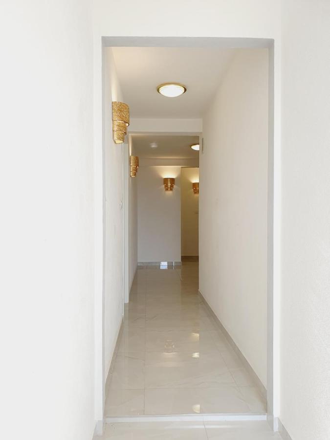 White House Apartments Dugi Rat Luaran gambar