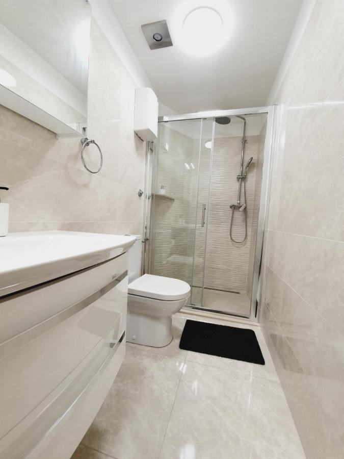 White House Apartments Dugi Rat Luaran gambar